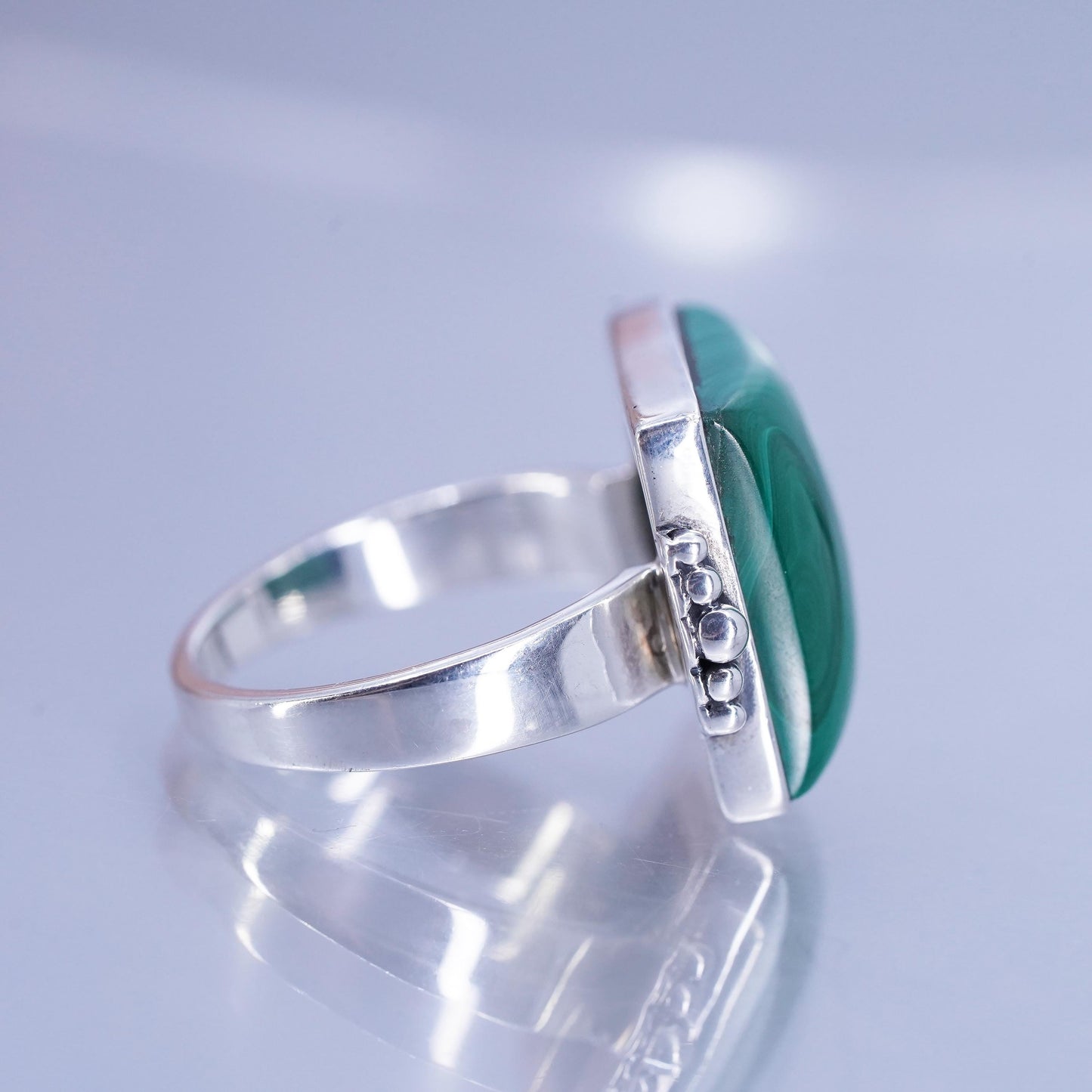 Size 8.5, Native American navajo Sterling 925 silver ring with square malachite