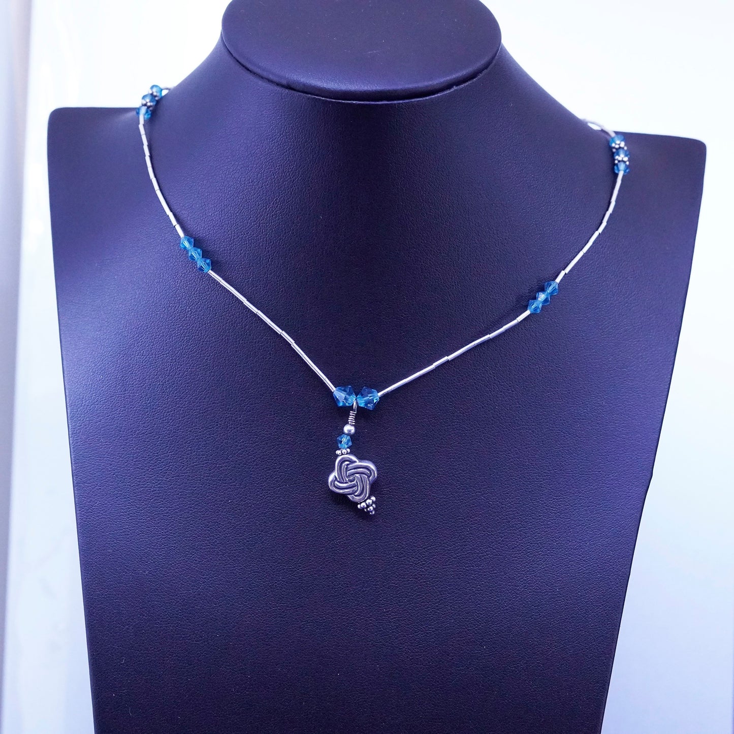 16”, VTG Native American sterling 925 liquid silver chain necklace with pendant