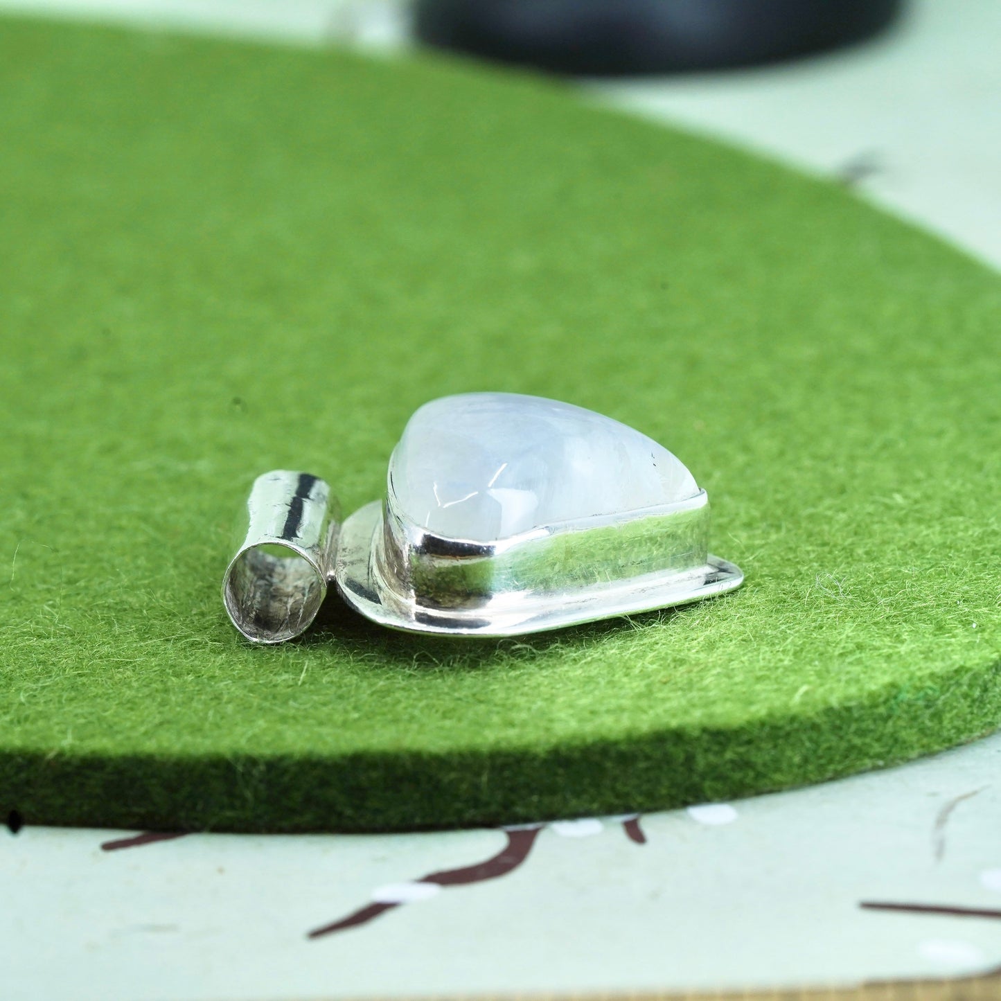 Vintage Mexican Sterling 925 silver handmade pendant with triangular moonstone
