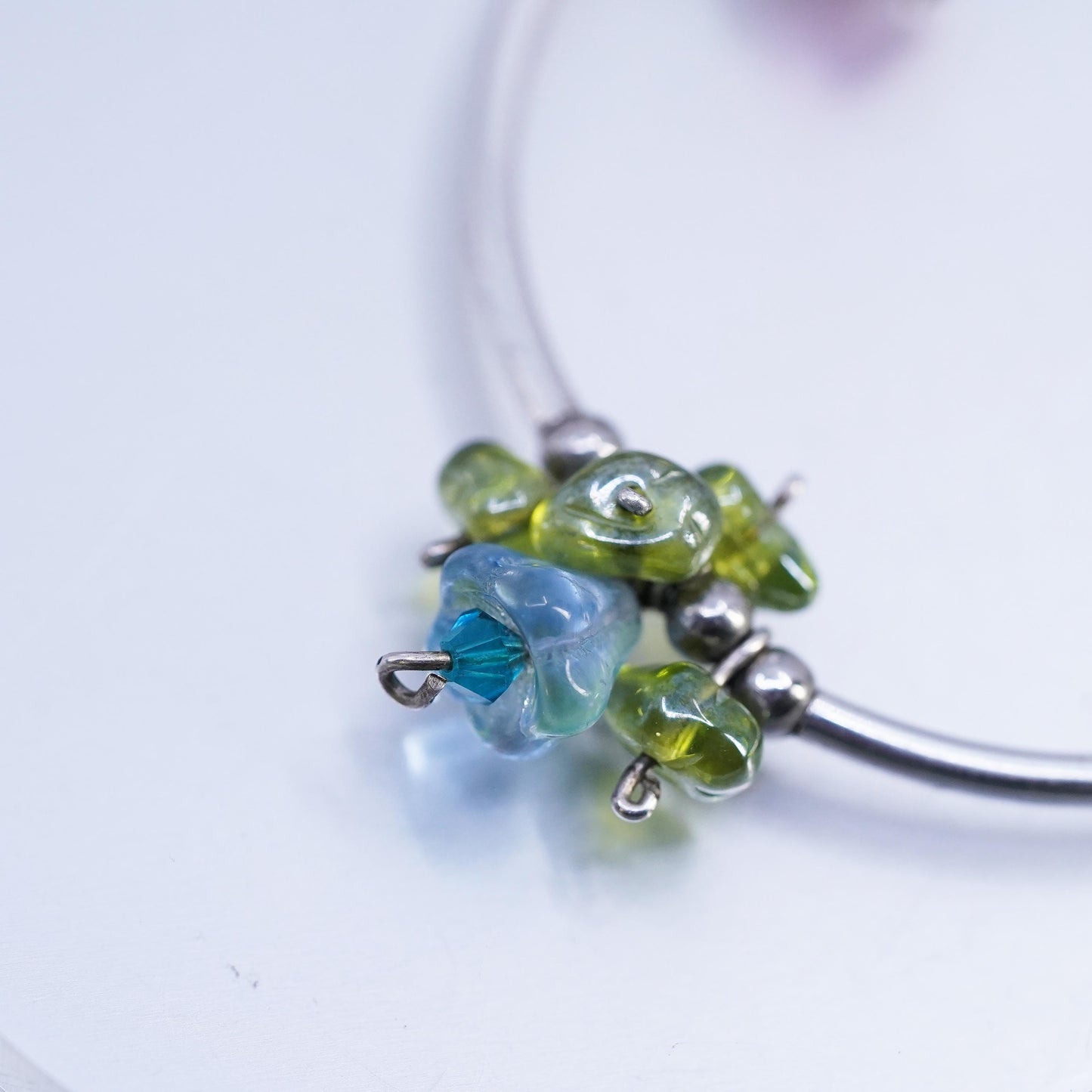7", vintage Sterling 925 silver curvy tube bracelet with cluster peridot beads