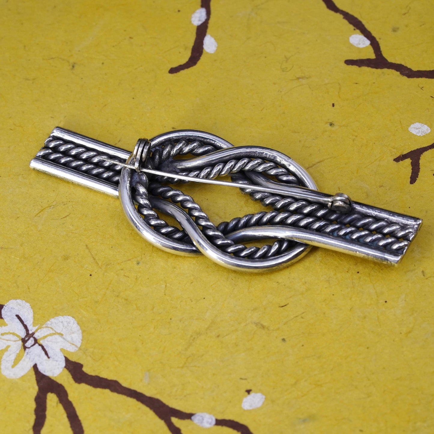 Vintage handmade sterling 925 silver cable knotted brooch