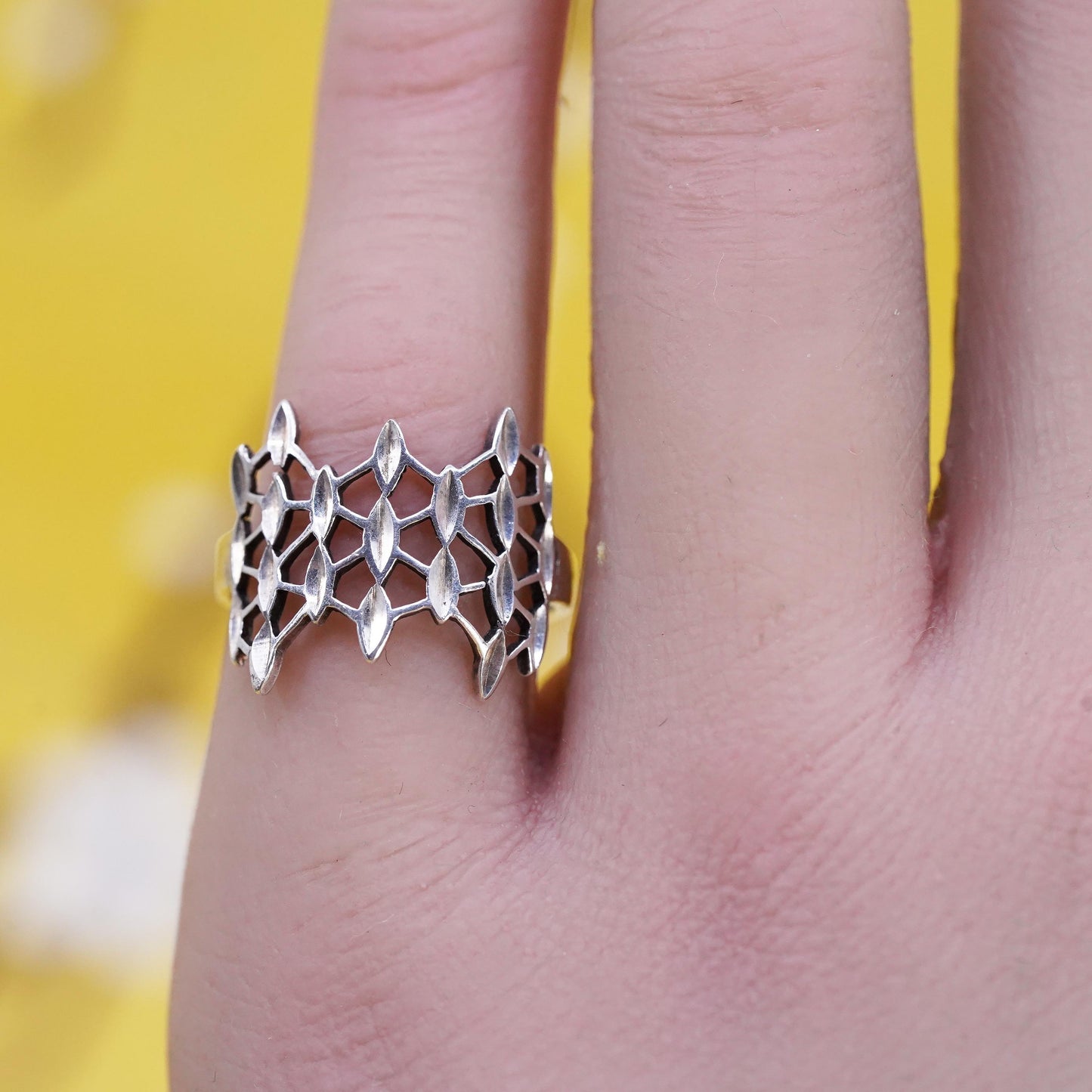 Size 5.75, vintage Sterling silver ring, southwestern style, 925 filigree band