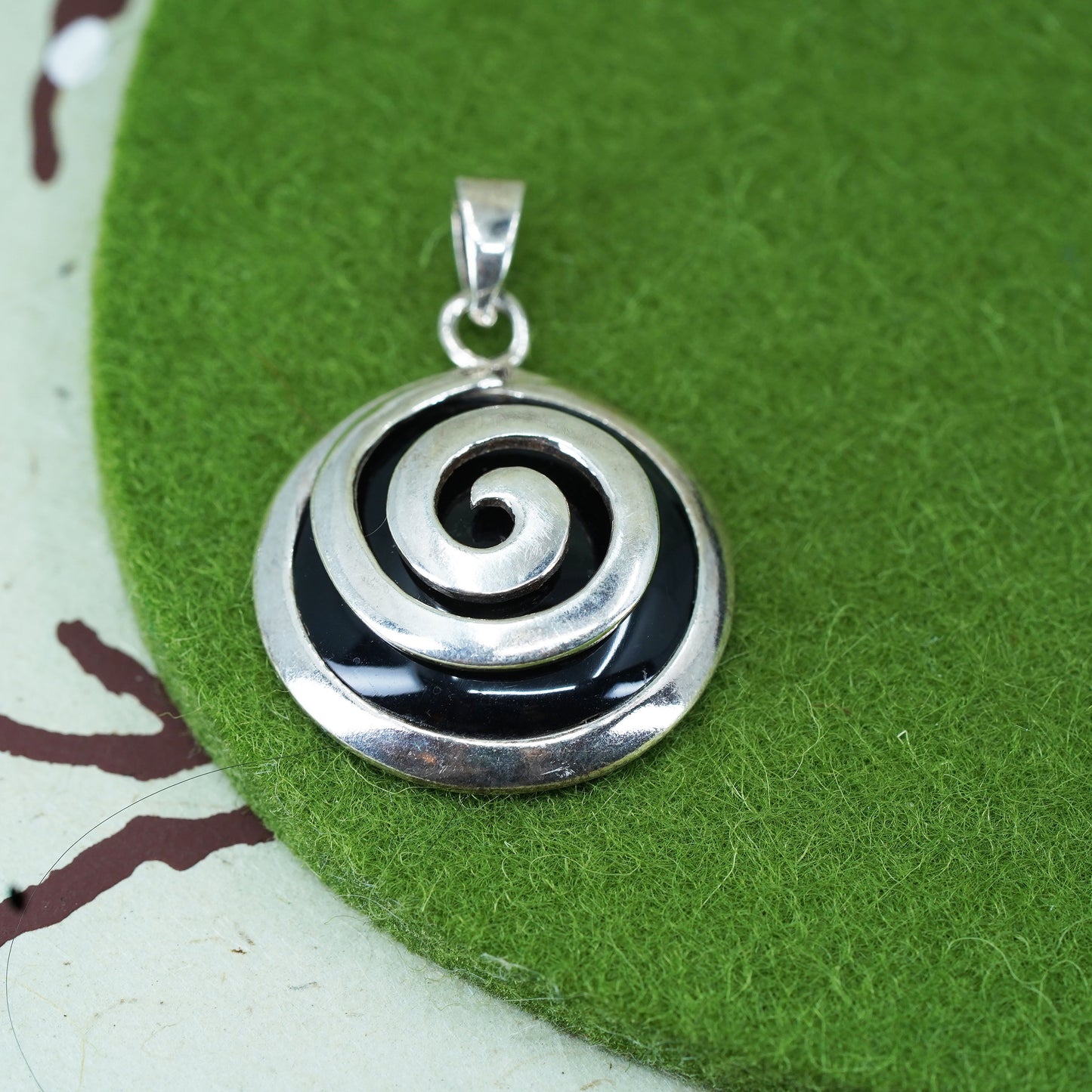 handmade sterling silver 925 pendant with round black onyx and spiral details