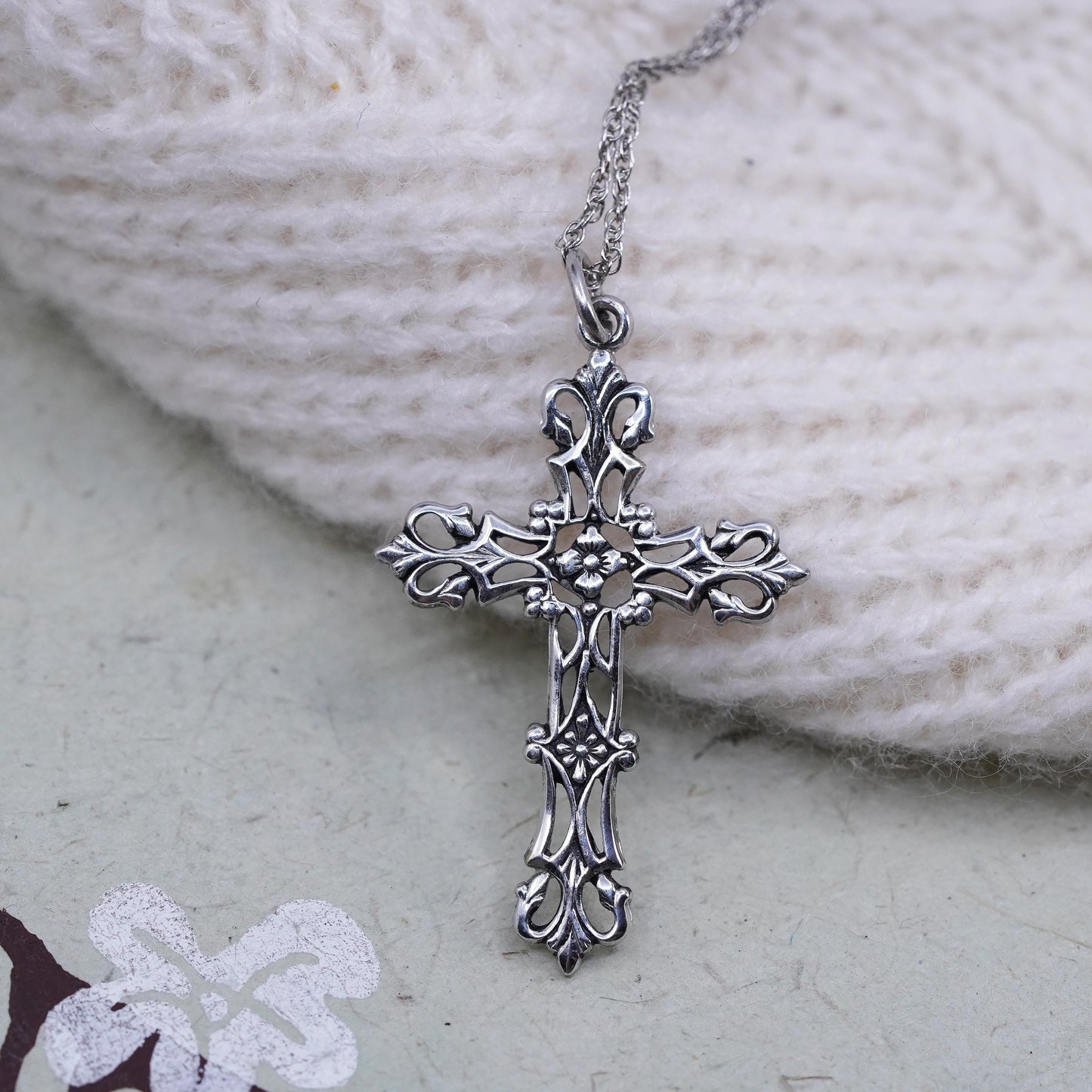 18” sterling silver circle link chain with filigree cross pendant, necklace