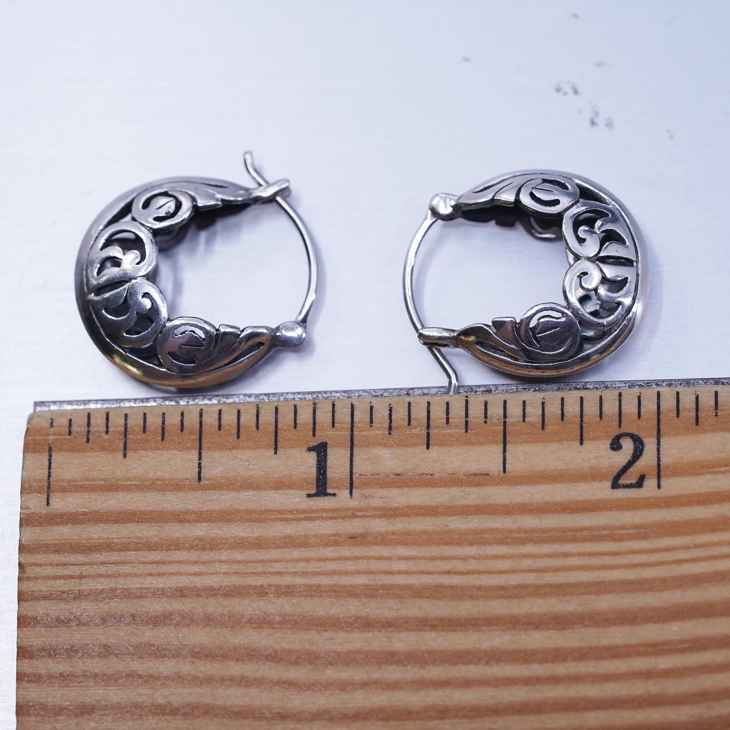 RARE Silpada 925 Sterling Silver Filigree Open Hoop Huggie Post Earrings P1126