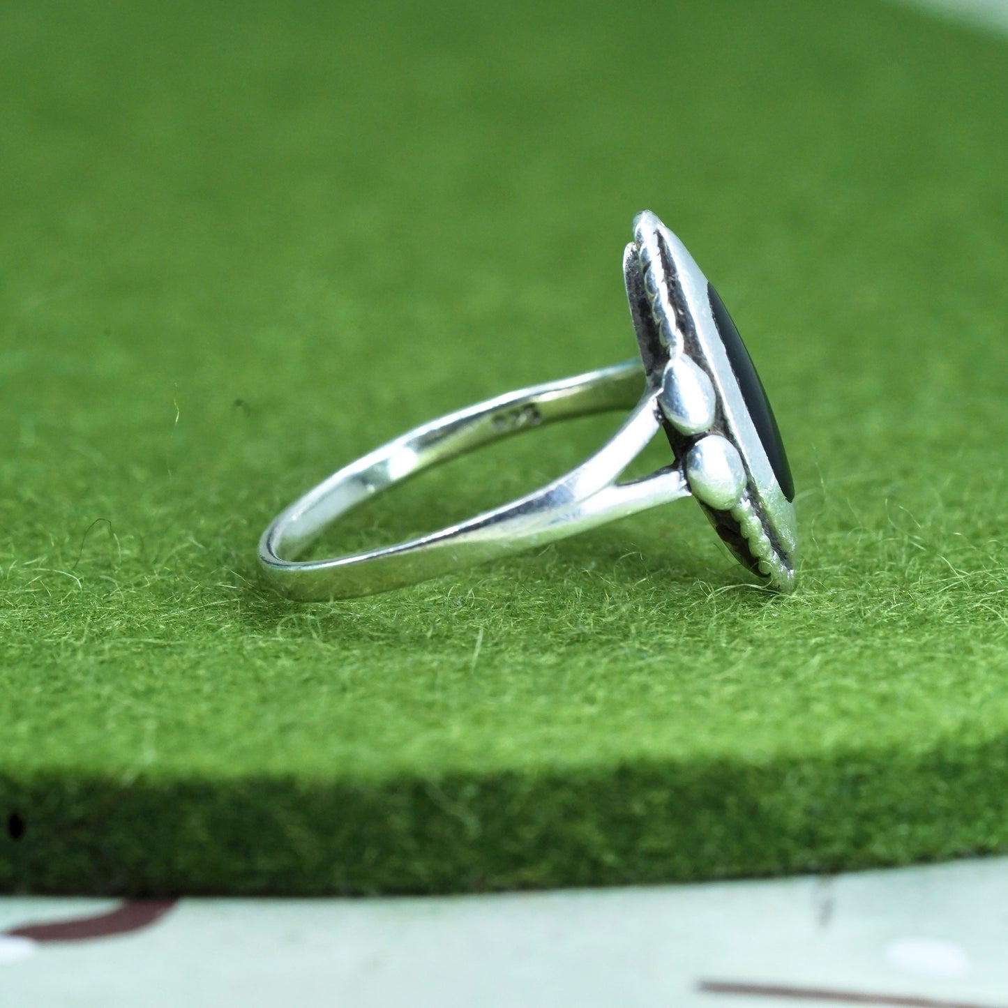 Size 8.25, vintage 925 sterling silver handmade ring, band w/ black onyx inlay