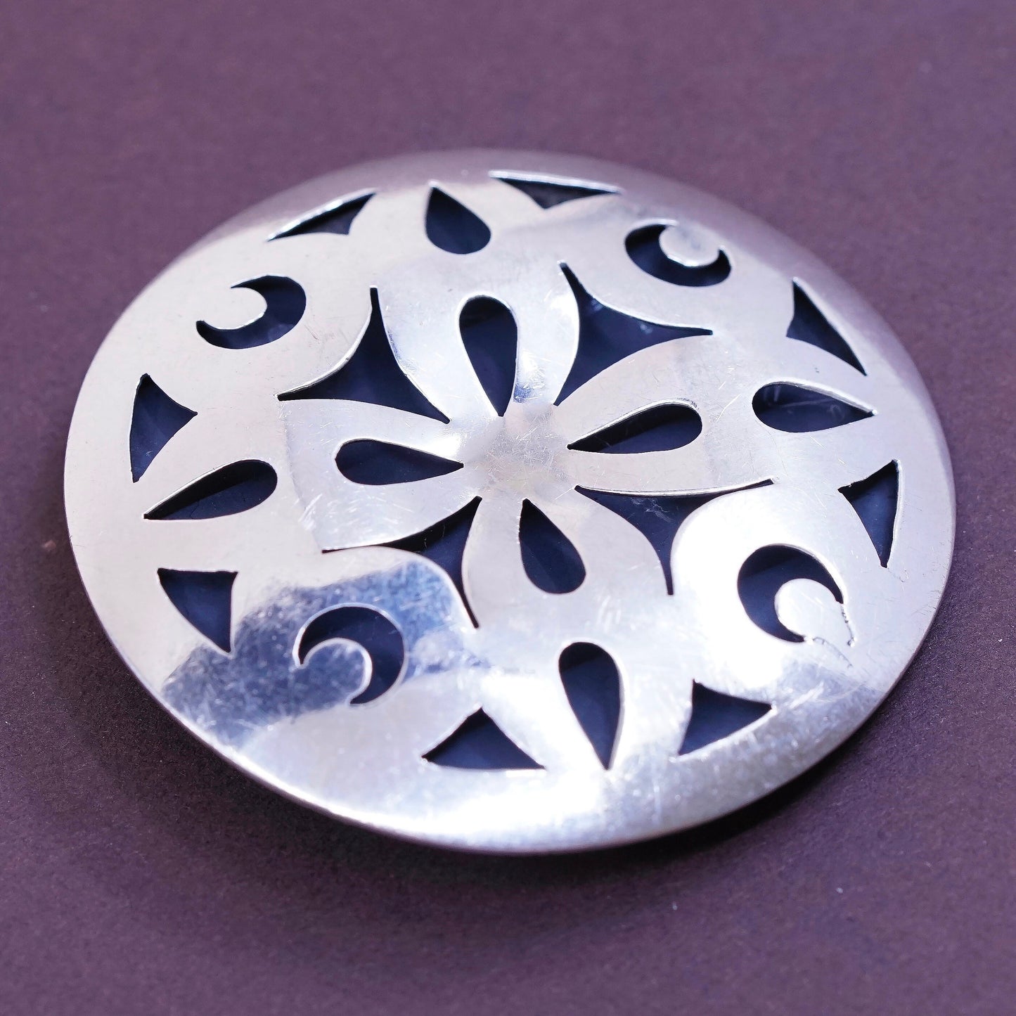 Vintage handmade sterling 925 silver circle brooch, stamped Mexico 925 TA-143