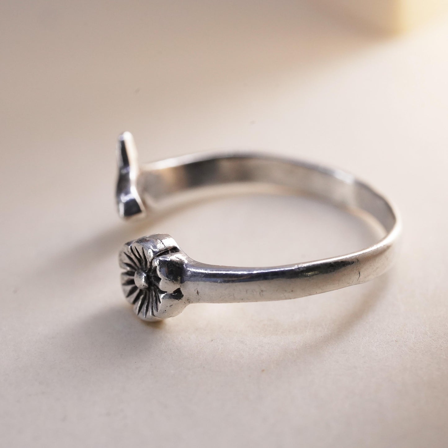 Size adjustable, vintage Sterling silver handmade ring, 925 band with flower