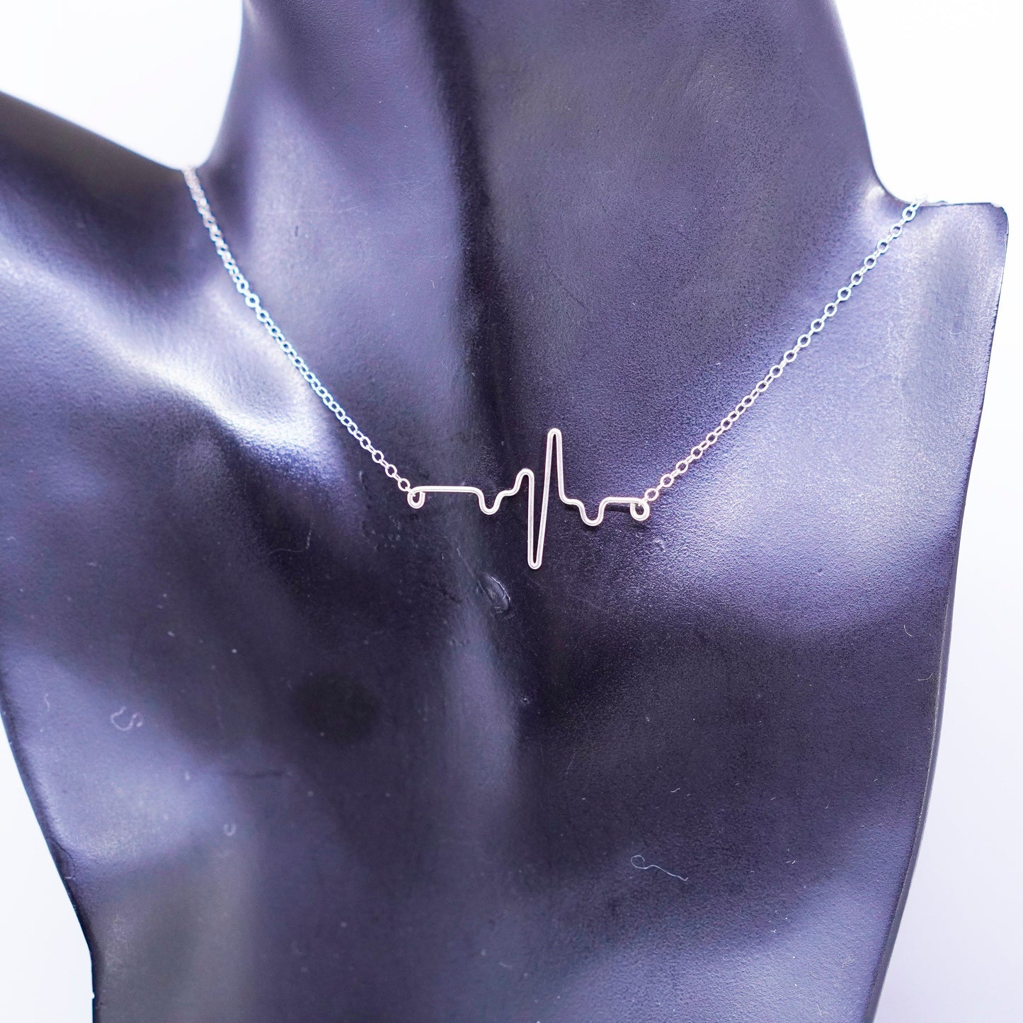 19”, VTG Italy Sterling 925 silver circle chain necklace with heart ECG graph