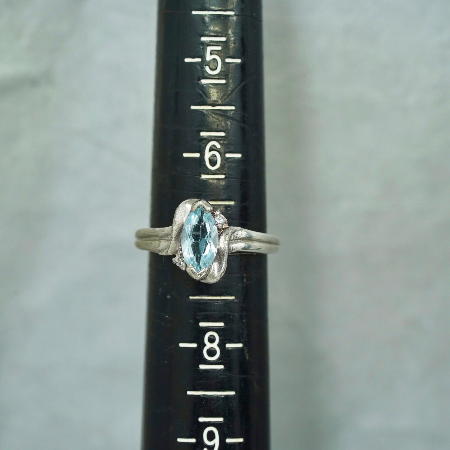 Size 7, vintage Sterling 925 silver handmade filigree ring with blue crystal