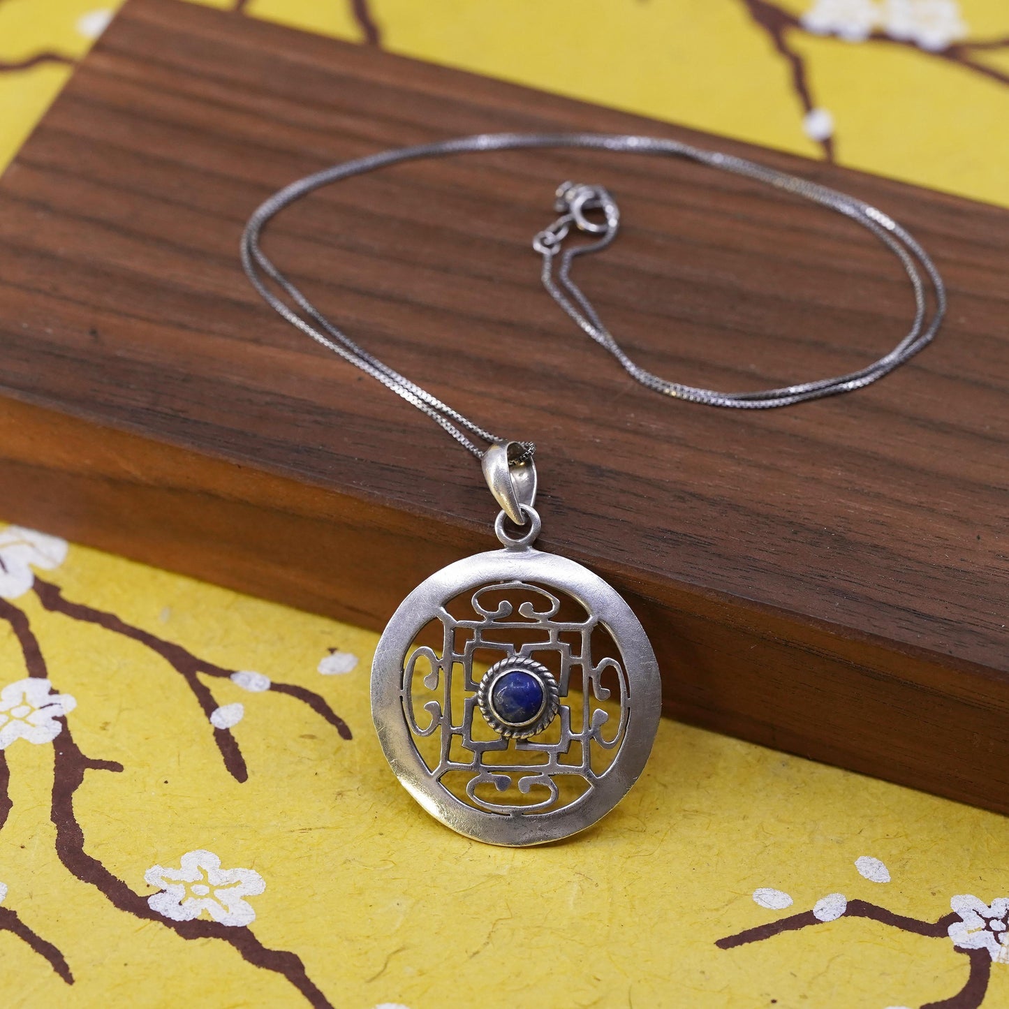 18", Sterling silver necklace, 925 box chain round filigree pendant lapis