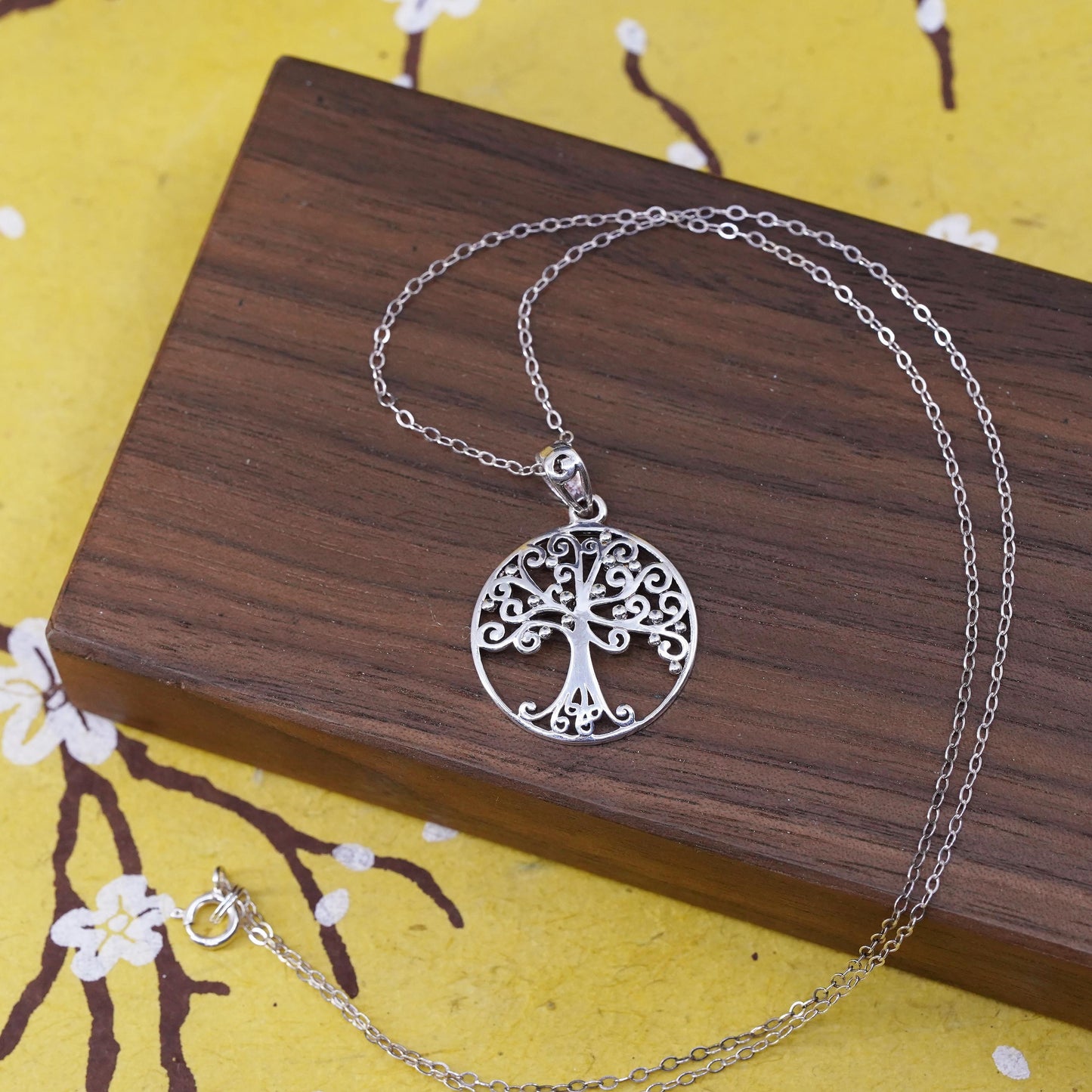 19” Sterling silver necklace with circle chain and filigree 925 tree pendant