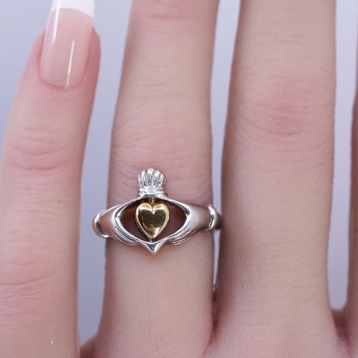 Size 6, Claddagh Sterling 925 silver spinner ring emerald 14K yellow gold heart