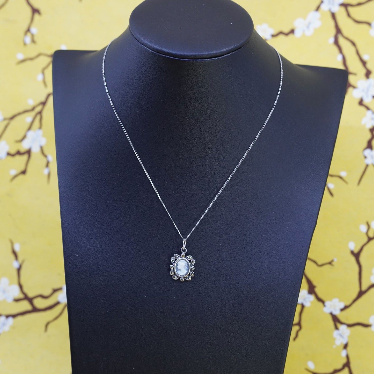16”,, sterling silver necklace, 925 circle chain cameo Portrait MOP pendant