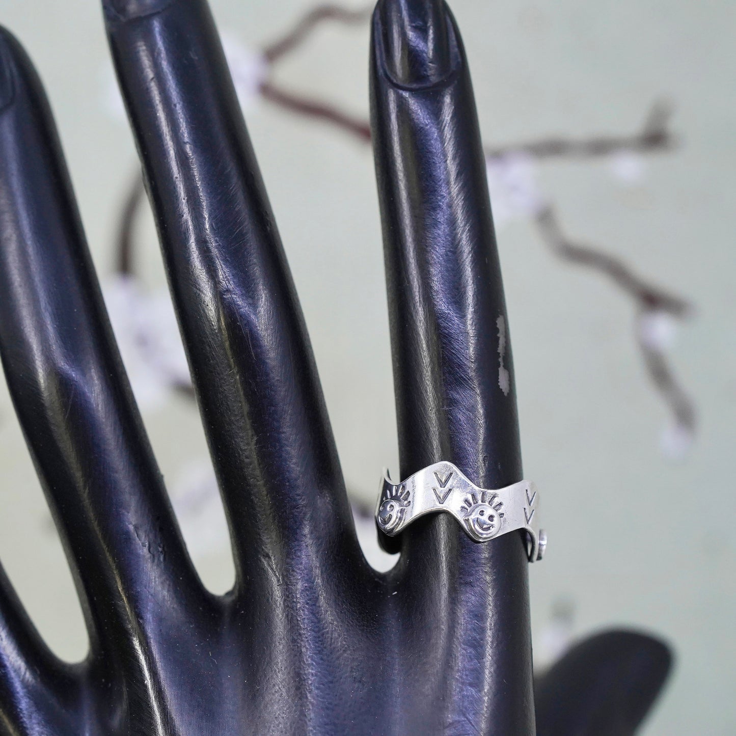 Size 6.75, veg sterling silver handmade ring, 925 wavy band with smiley face