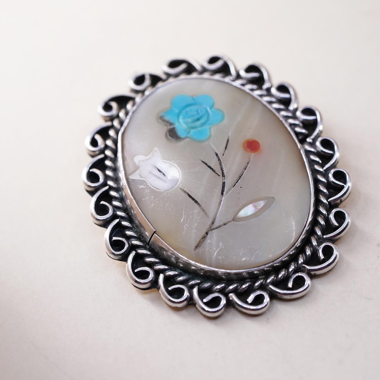 Vintage sterling silver handmade pendant, 925 oval with yellow mother of pearl