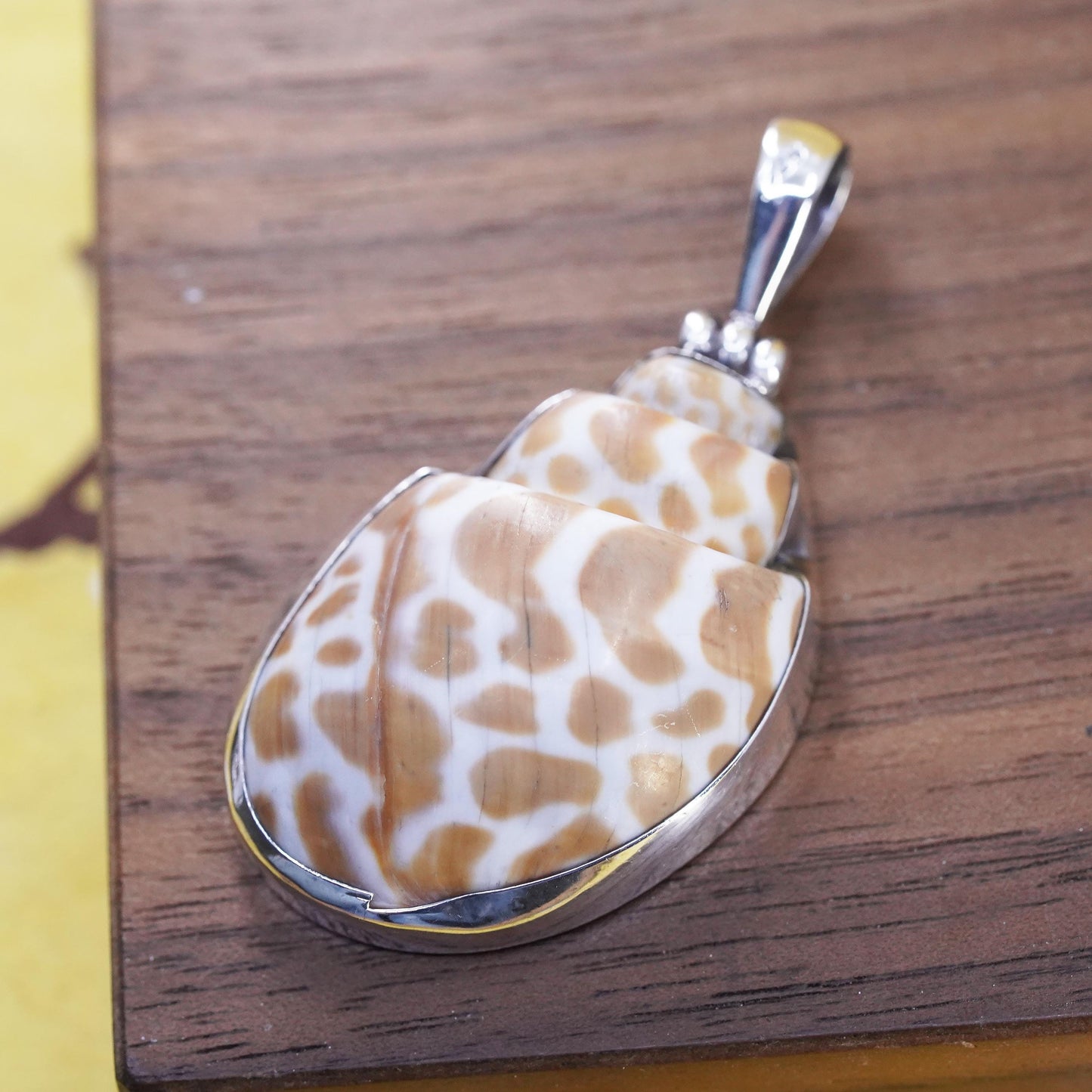 Vintage Sterling silver handmade pendant, 925 frame with shell