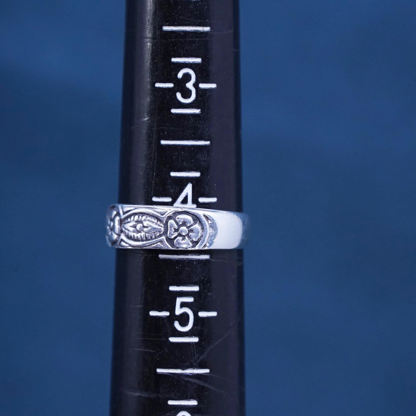 Size 4, vintage Sterling silver handmade ring, 925 flower band