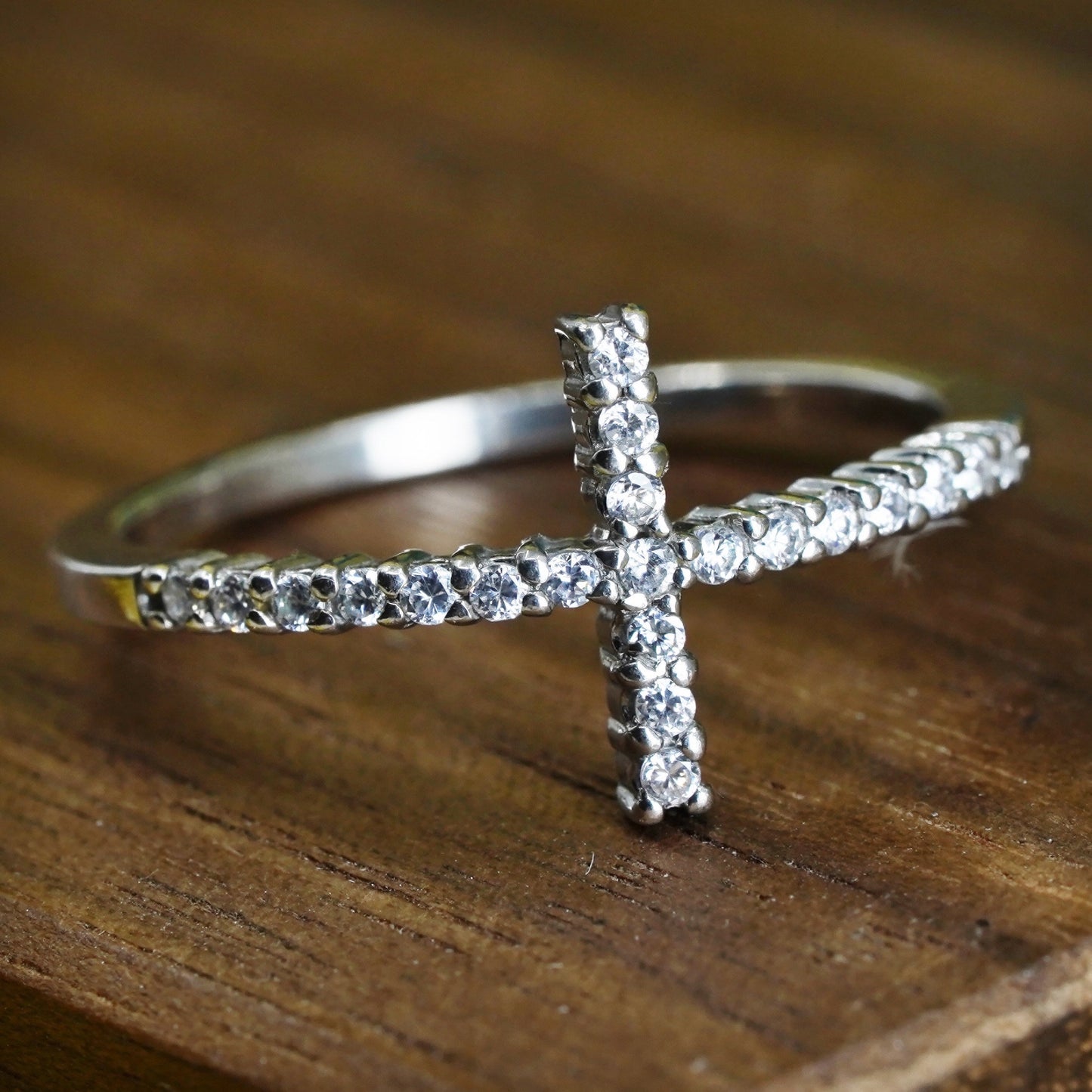 Size 8, vintage Sterling silver handmade ring, 925 cross band with cz