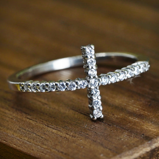 Size 8, vintage Sterling silver handmade ring, 925 cross band with cz