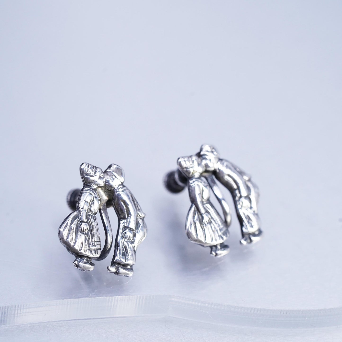 Vintage Sterling 925 silver handmade earrings, screw back kissing couple