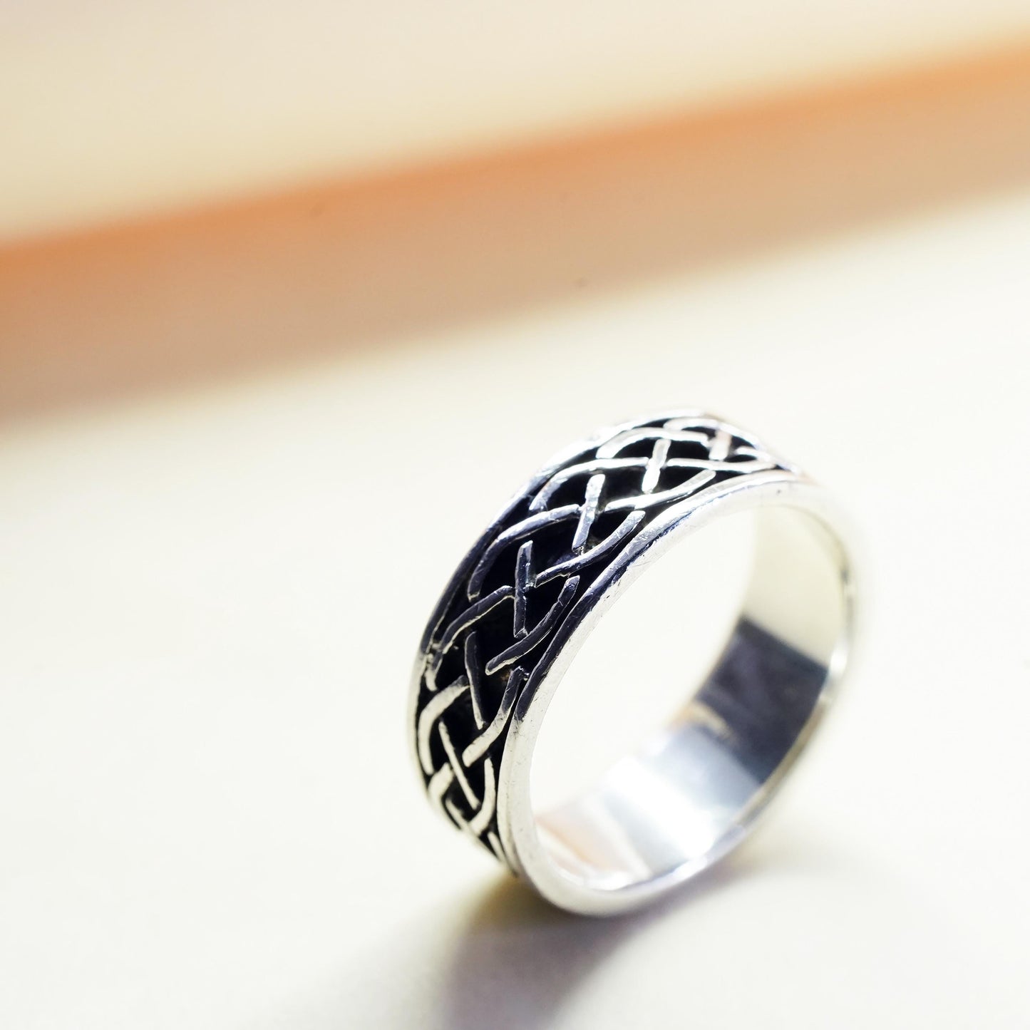 Size 8, VTG Irish Celtic knot relief sterling silver ring, 925 stackable band