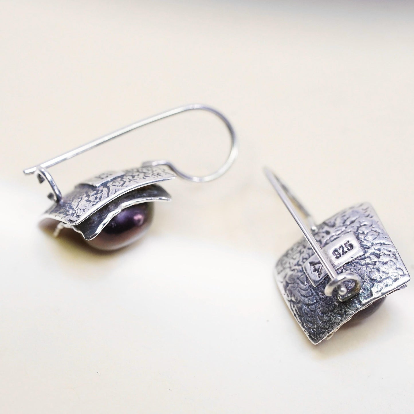 SILPADA RARE Sterling Silver 925 Black Iridescent Pearl Hammered Earrings W1194