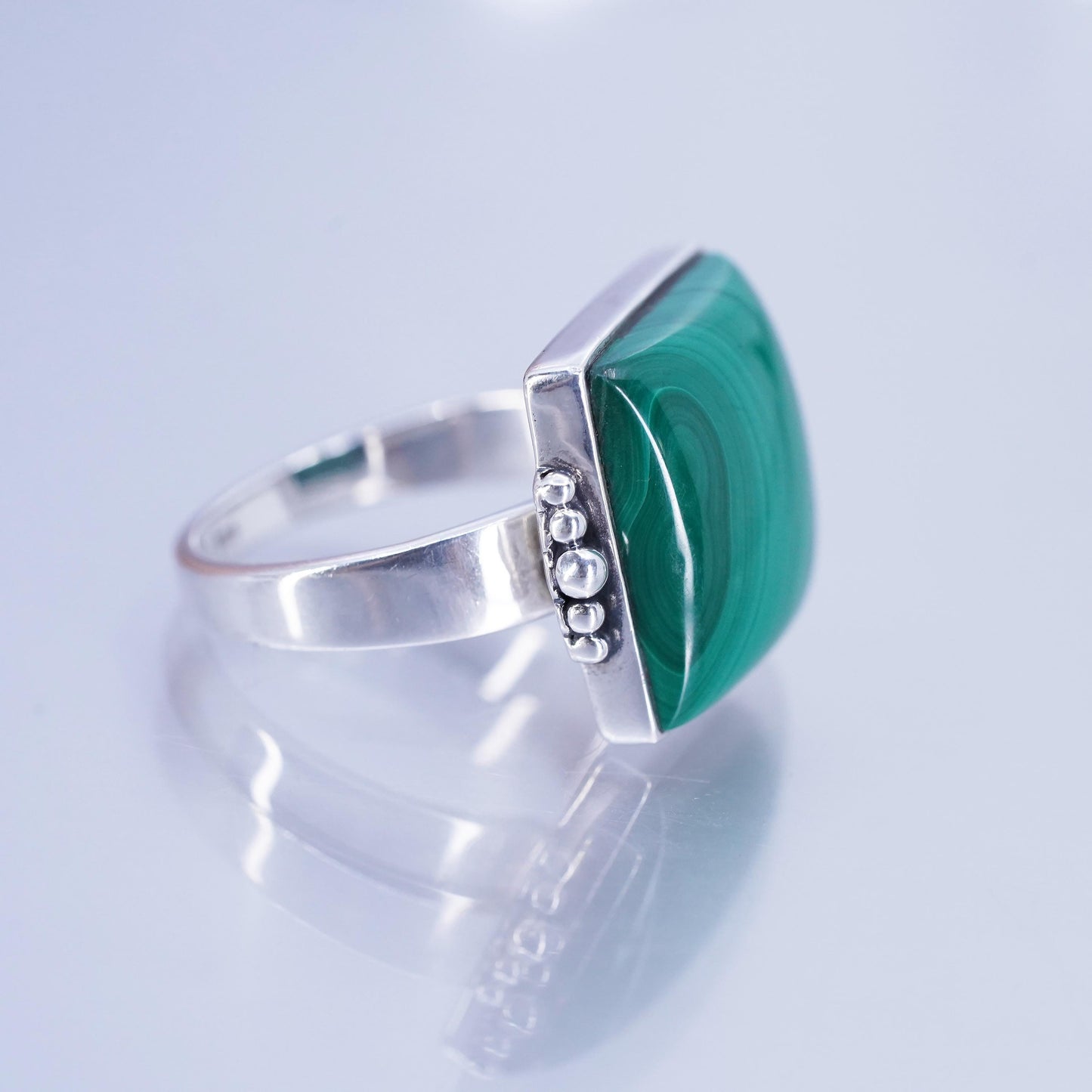 Size 8.5, Native American navajo Sterling 925 silver ring with square malachite