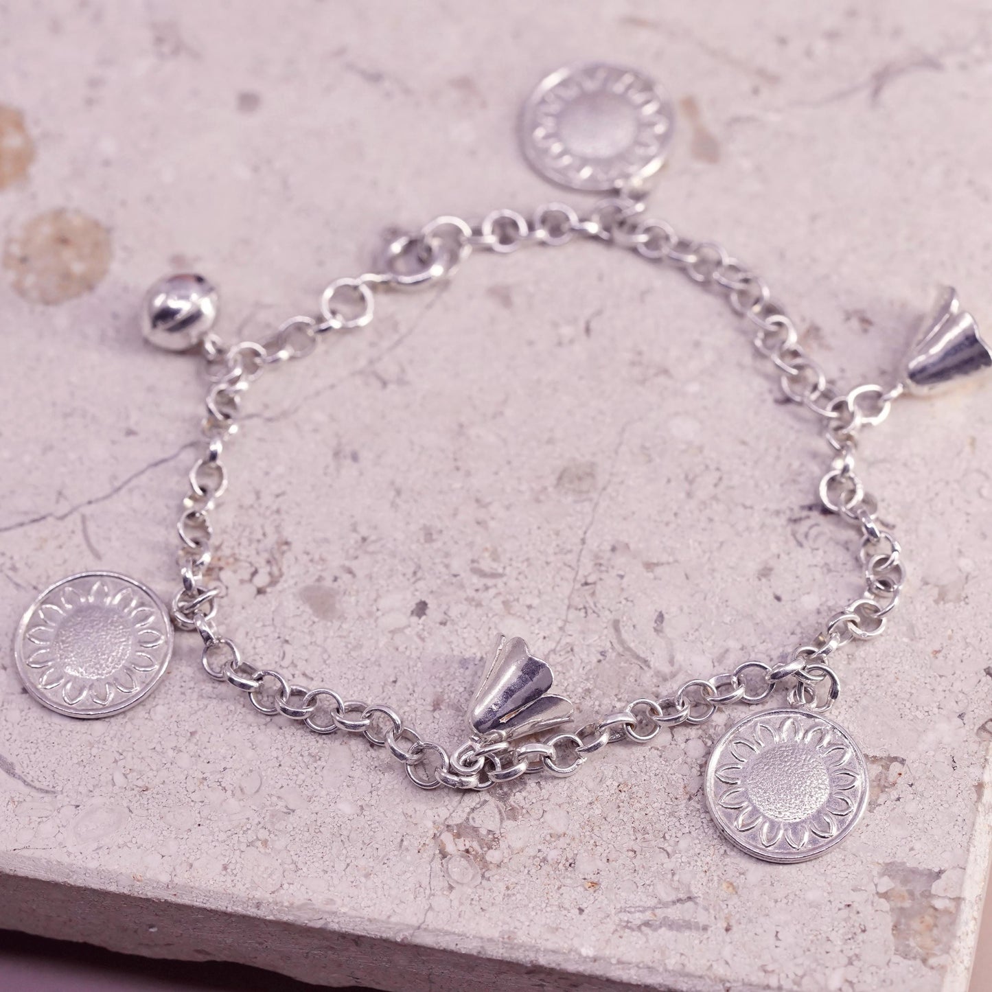 6.75", vintage Sterling silver bracelet, 925 circle lily flower sunflower Charm