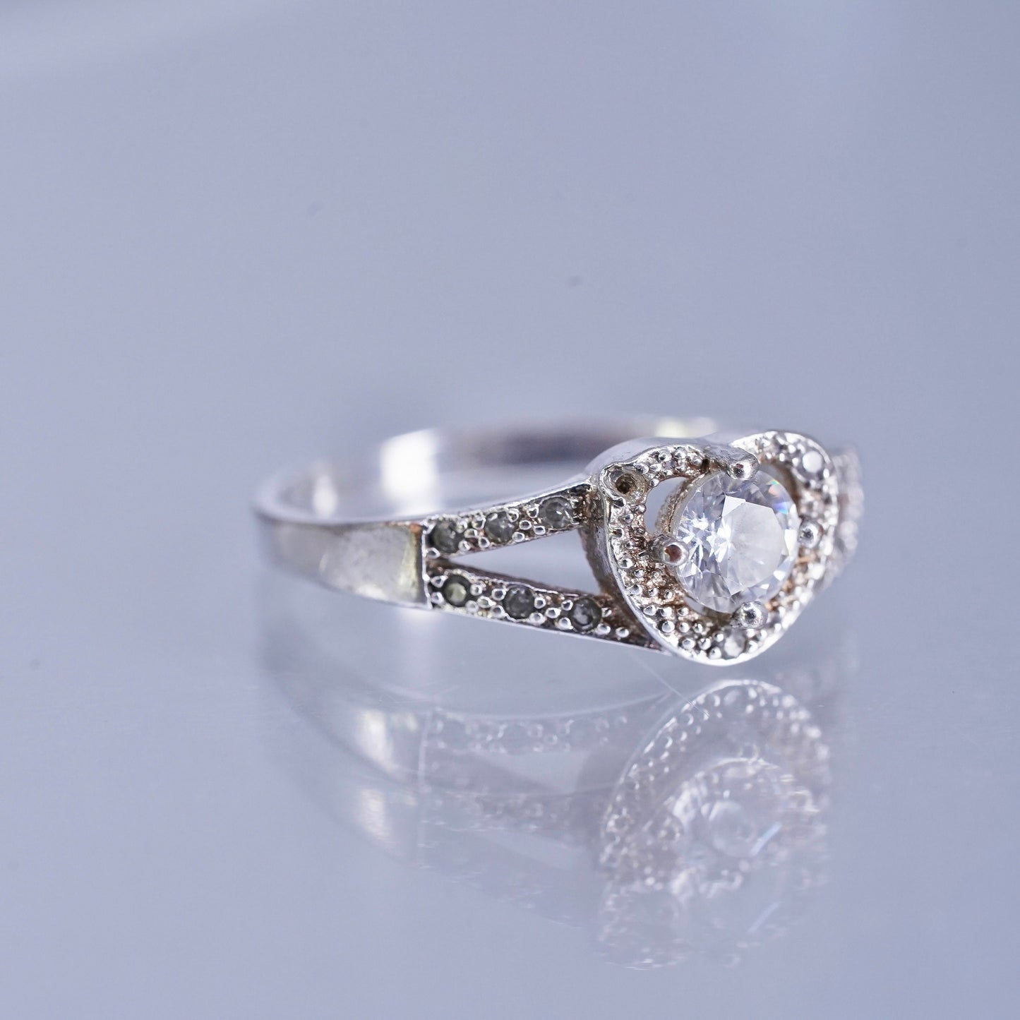 Size 7.5 vintage Sterling 925 silver engagement ring with heart Cz