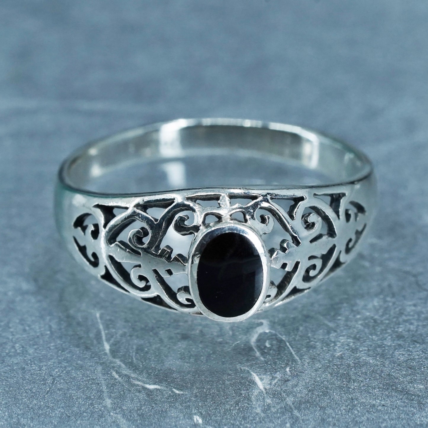 Size 9, vintage Sterling 925 silver handmade filigree ring with onyx