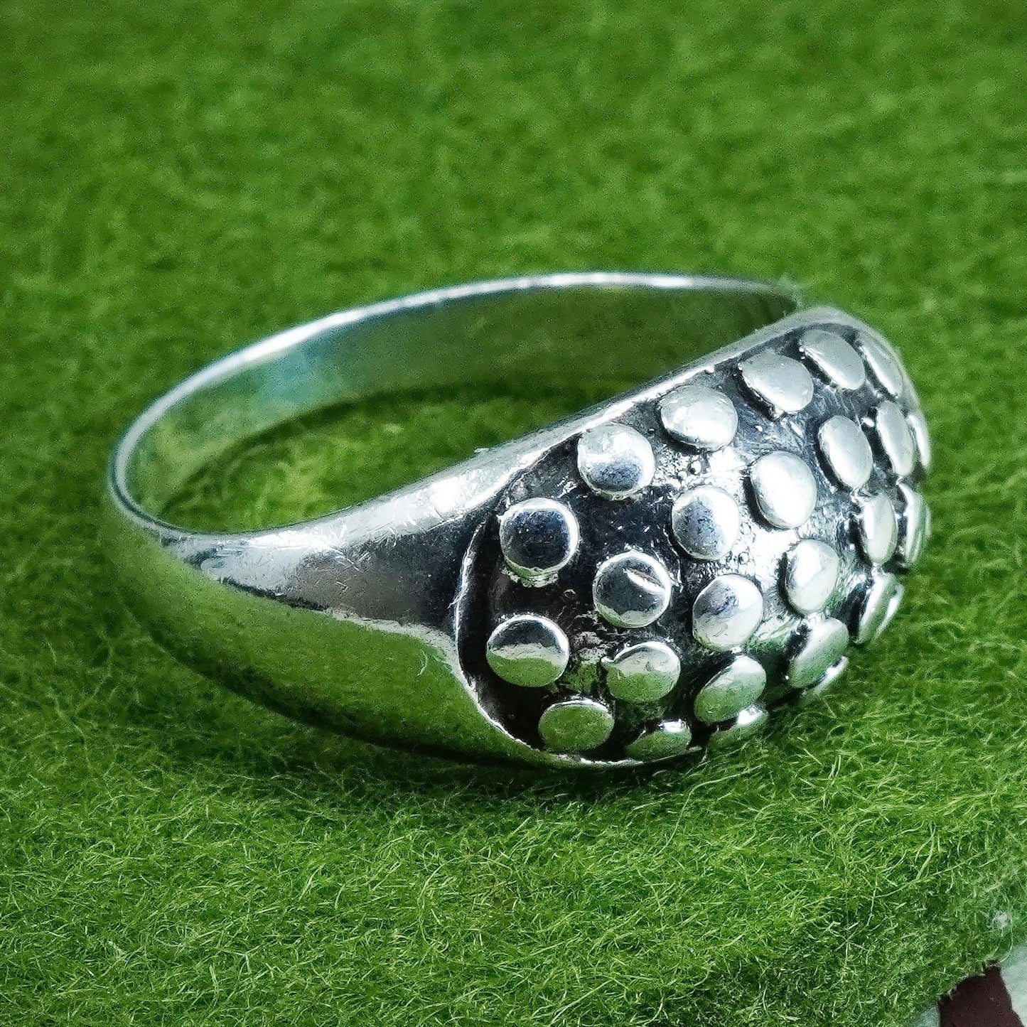 Size 9, vintage sterling silver handmade statement ring, 925 band with beads