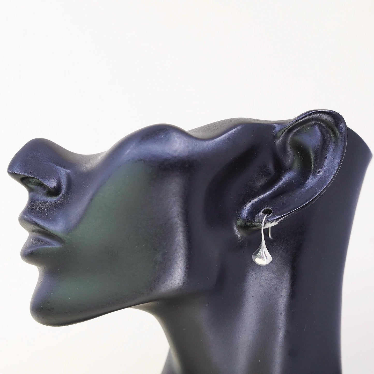 Vintage Silpada W1646 Sterling Silver Small Teardrop Dangle Earring 925