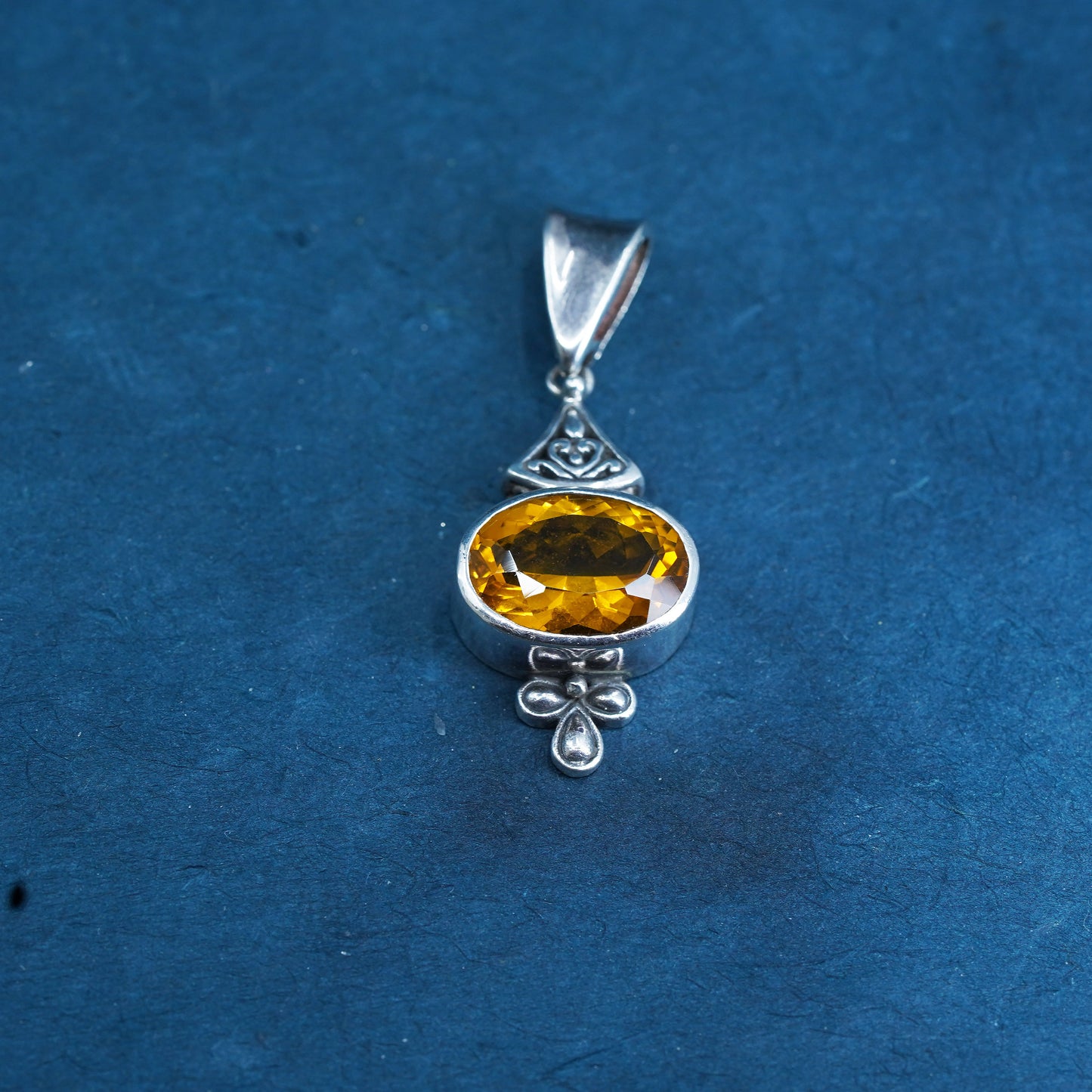 Vintage sterling 925 silver handmade pendant, with oval citrine