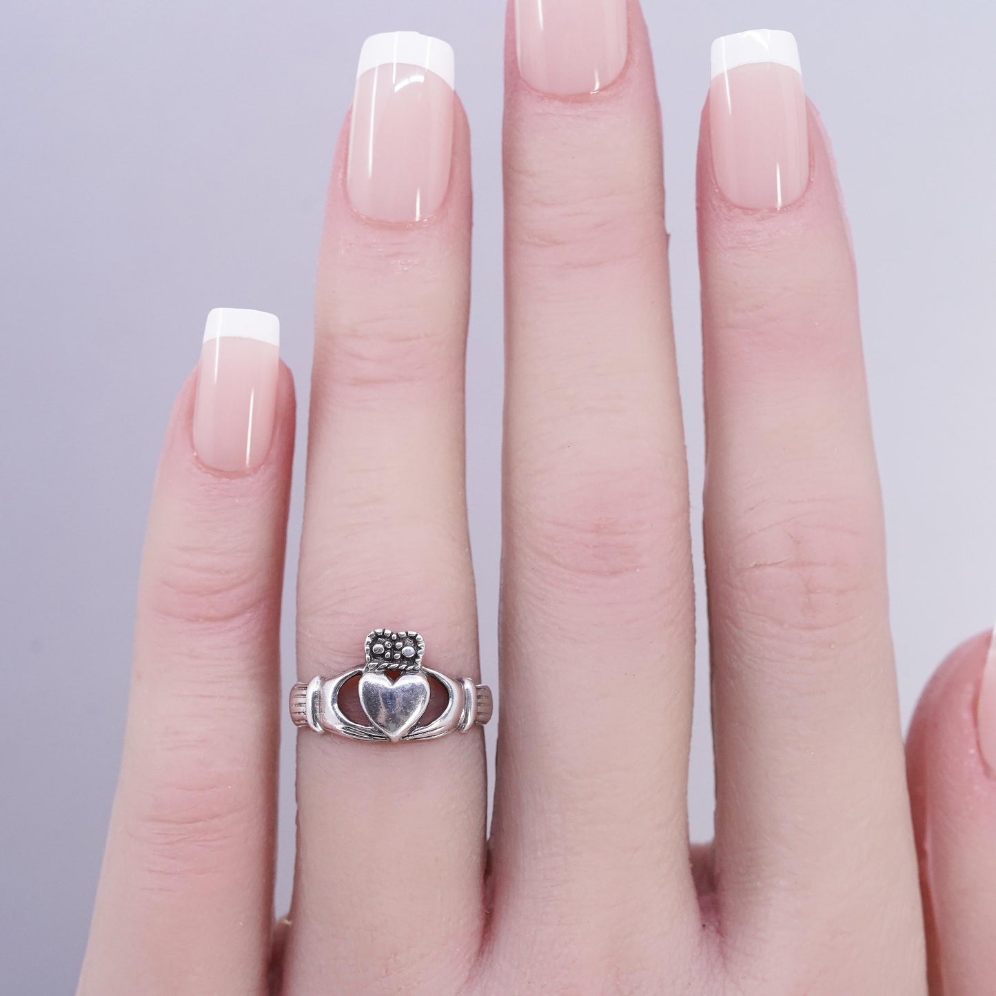 Size 5.5, Irish Claddagh friendship Sterling 925 silver ring holding heart band