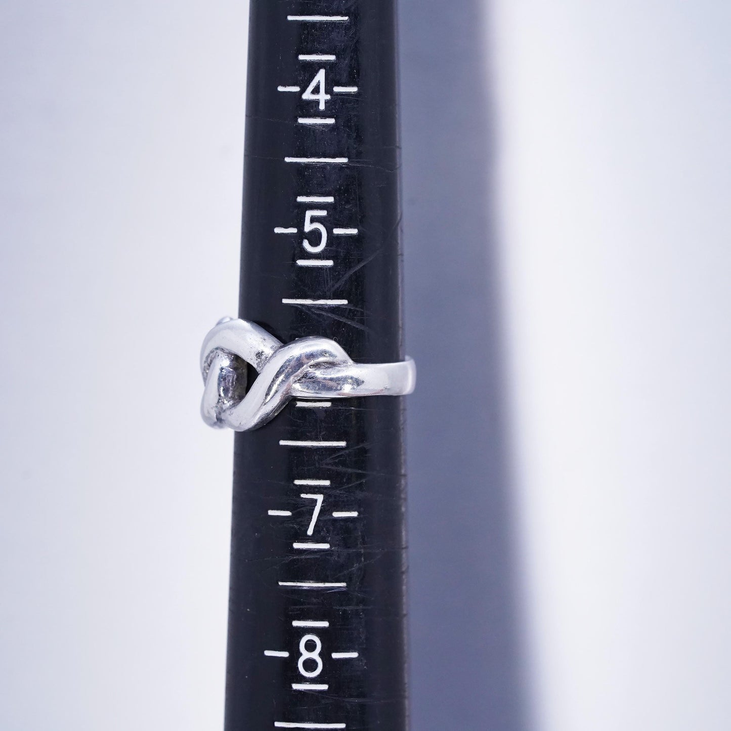 Size 6, vintage southwestern Sterling 925 silver entwined ring, band
