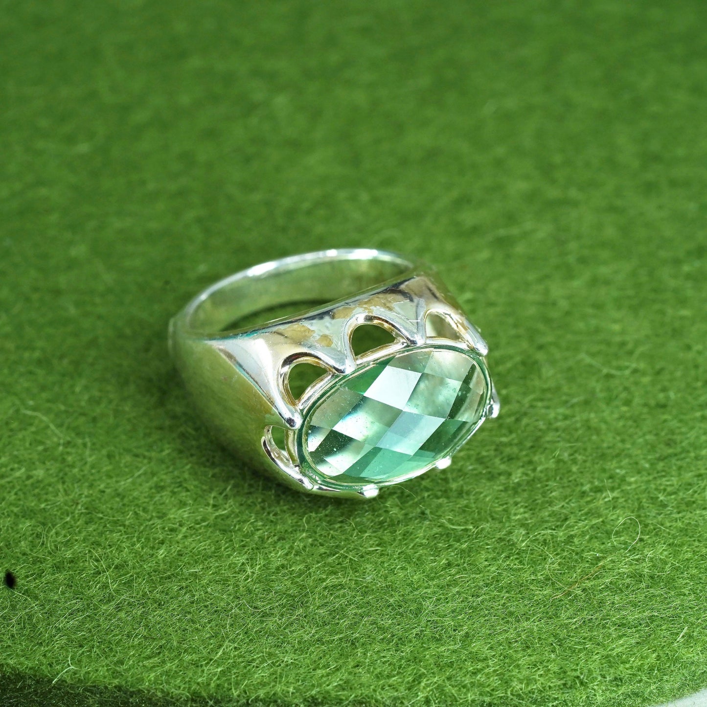 Size 8, vtg designer Elle sterling 925 silver crown ring with prehnite and ruby