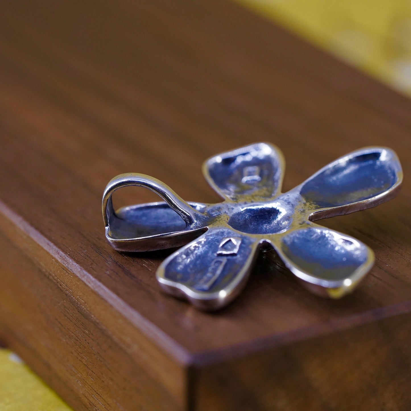 Vintage Silpada Daisy Hammered Flower 925 Sterling Silver Signed Pendant S1101