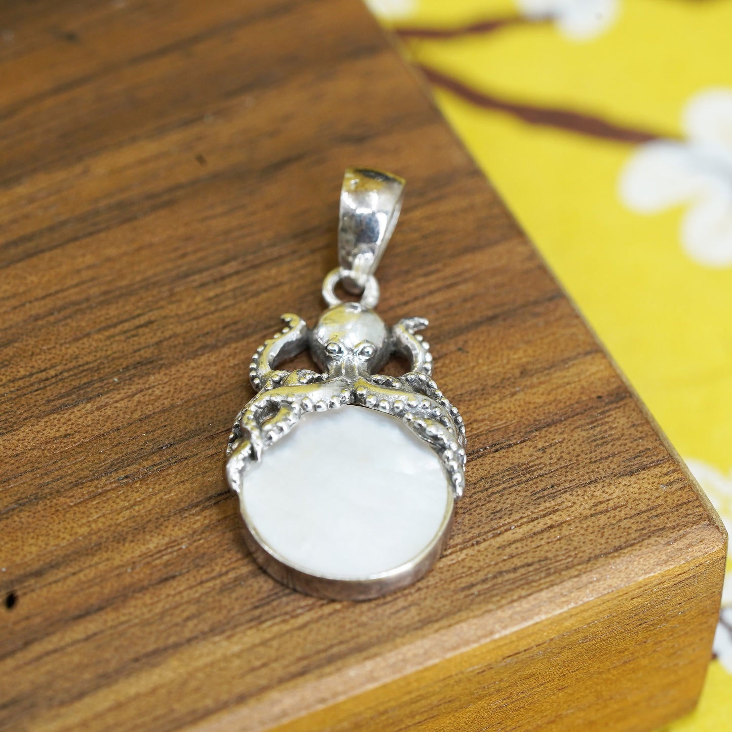 Vintage Sterling 925 silver handmade octopus pendant w/ circle mother of pearl