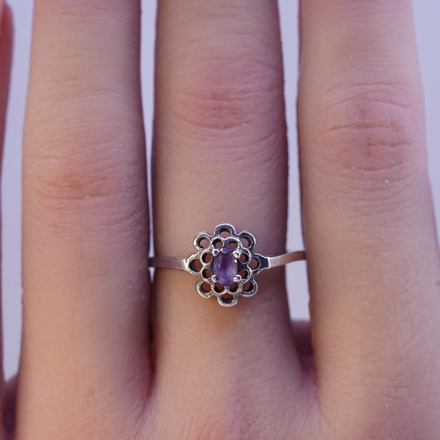 Size 8, vintage Sterling 925 silver handmade flower ring with amethyst