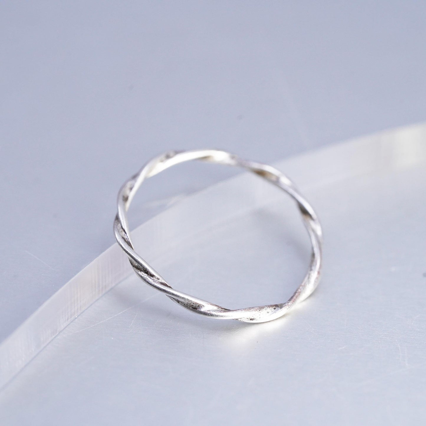 Size 7.25, vintage southwestern Sterling 925 silver cable ring, stackable band