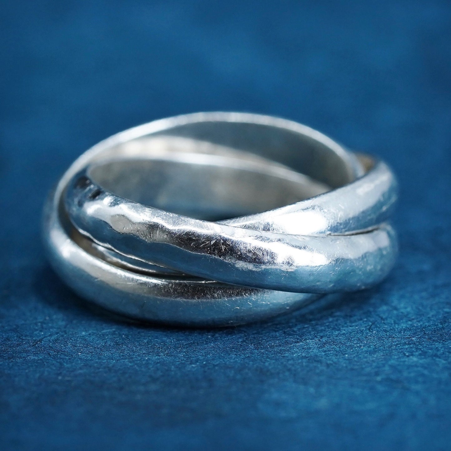 size 7, Silpada 925 Sterling Silver Ring 3 Intertwined Hammered Band R2889
