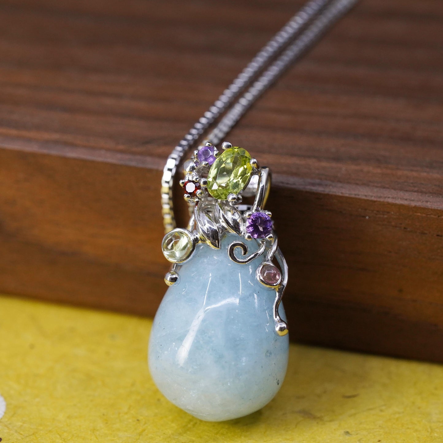 18", Sterling silver 925 necklace, box chain teardrop jade pendant peridot