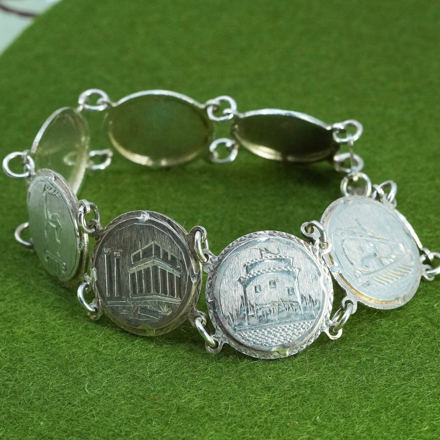 7.75”, Vintage sterling 925 silver bracelet with circle disc engraved landmarks