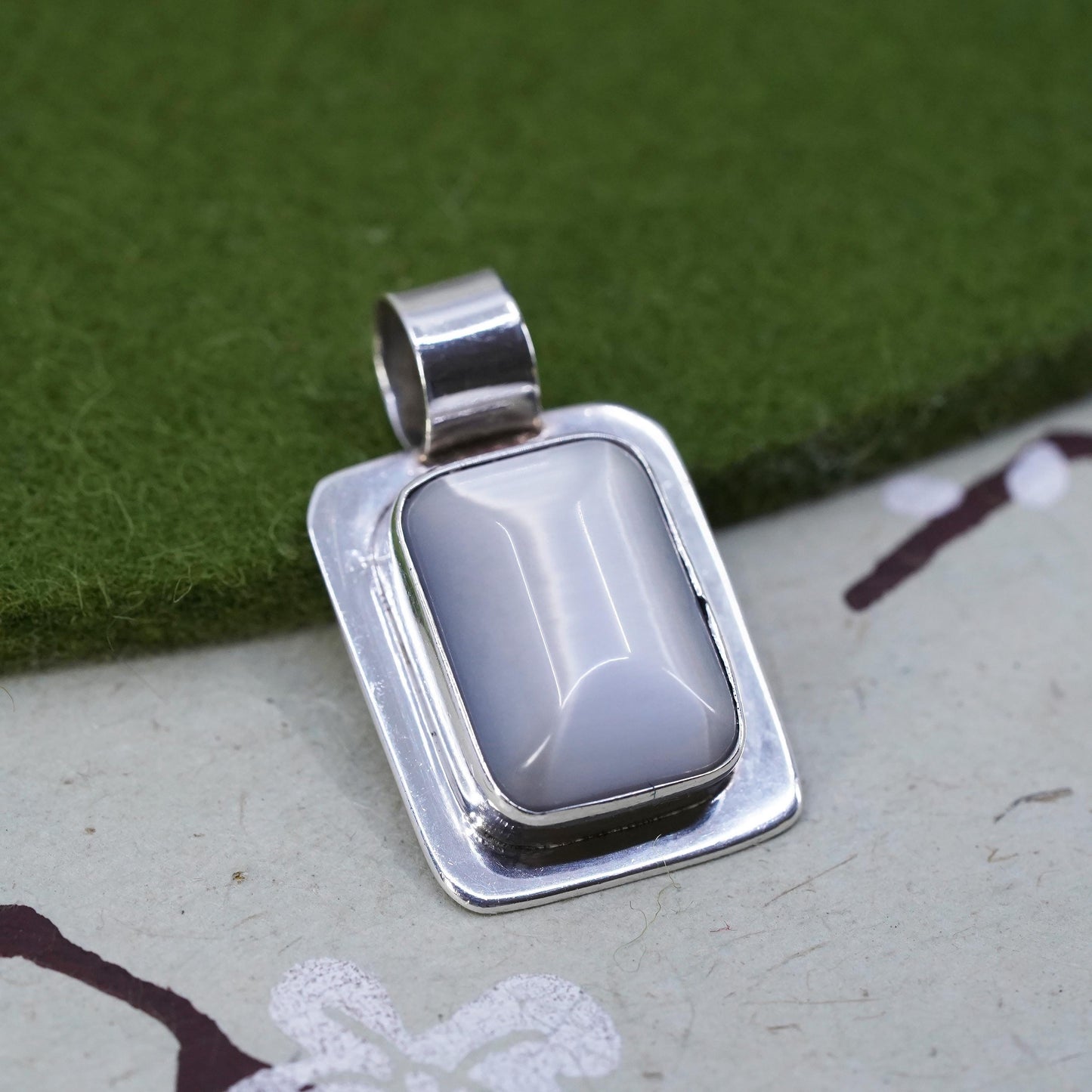 Vintage Mexican sterling 925 silver handmade pendant with white cats eye