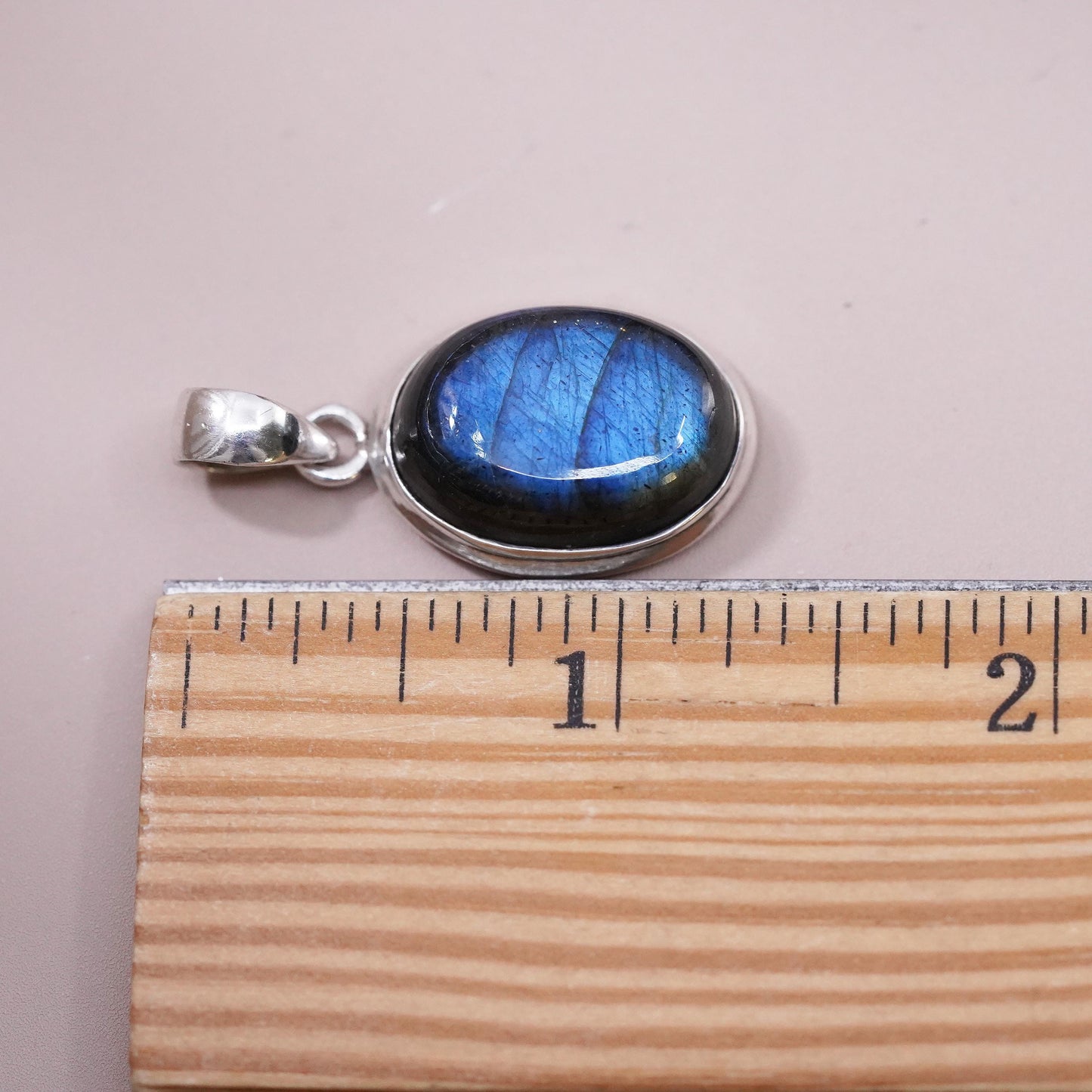 Vintage Sterling silver handmade pendant with oval labradorite