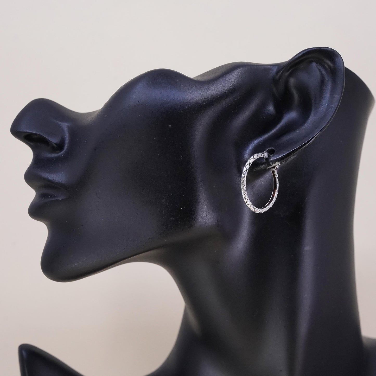 0.75", Vintage sterling silver single earring, fashion minimalist textured hoop