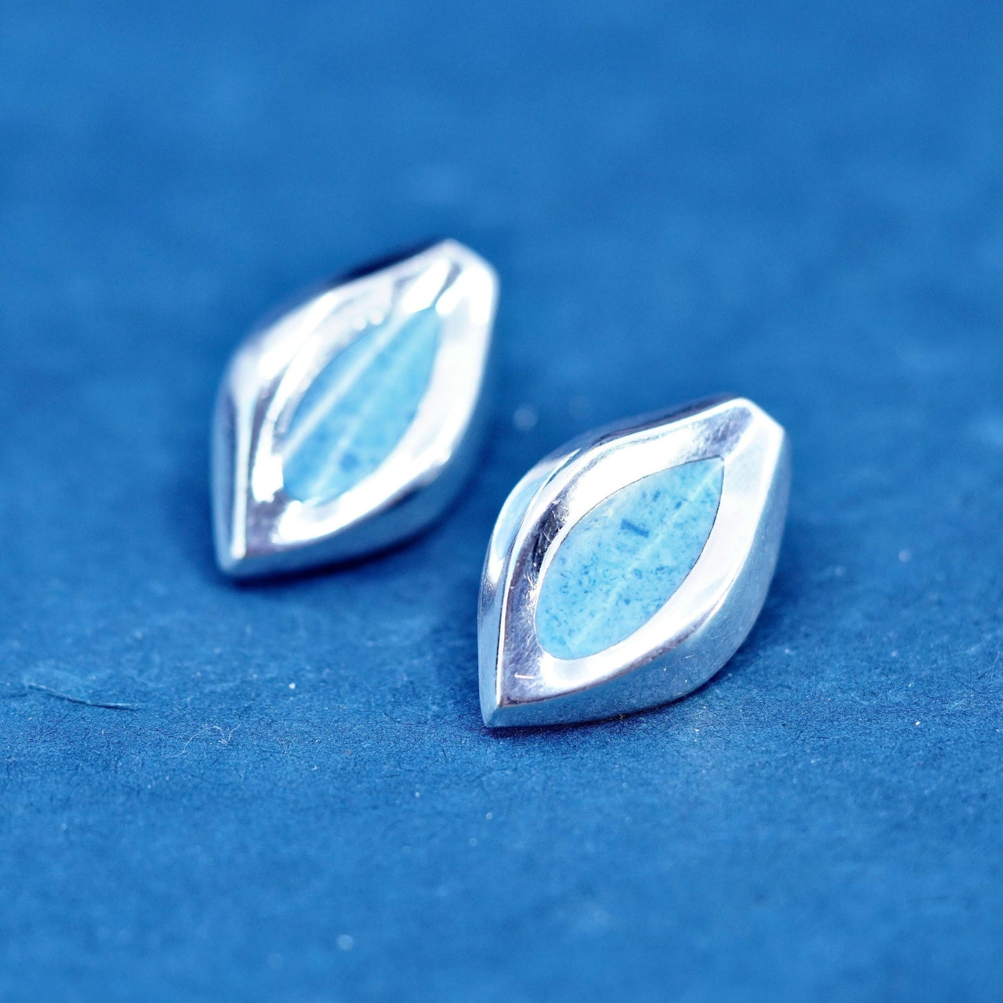 Mexican sterling silver handmade earrings, 925 ribbed studs denim lapis lazuli