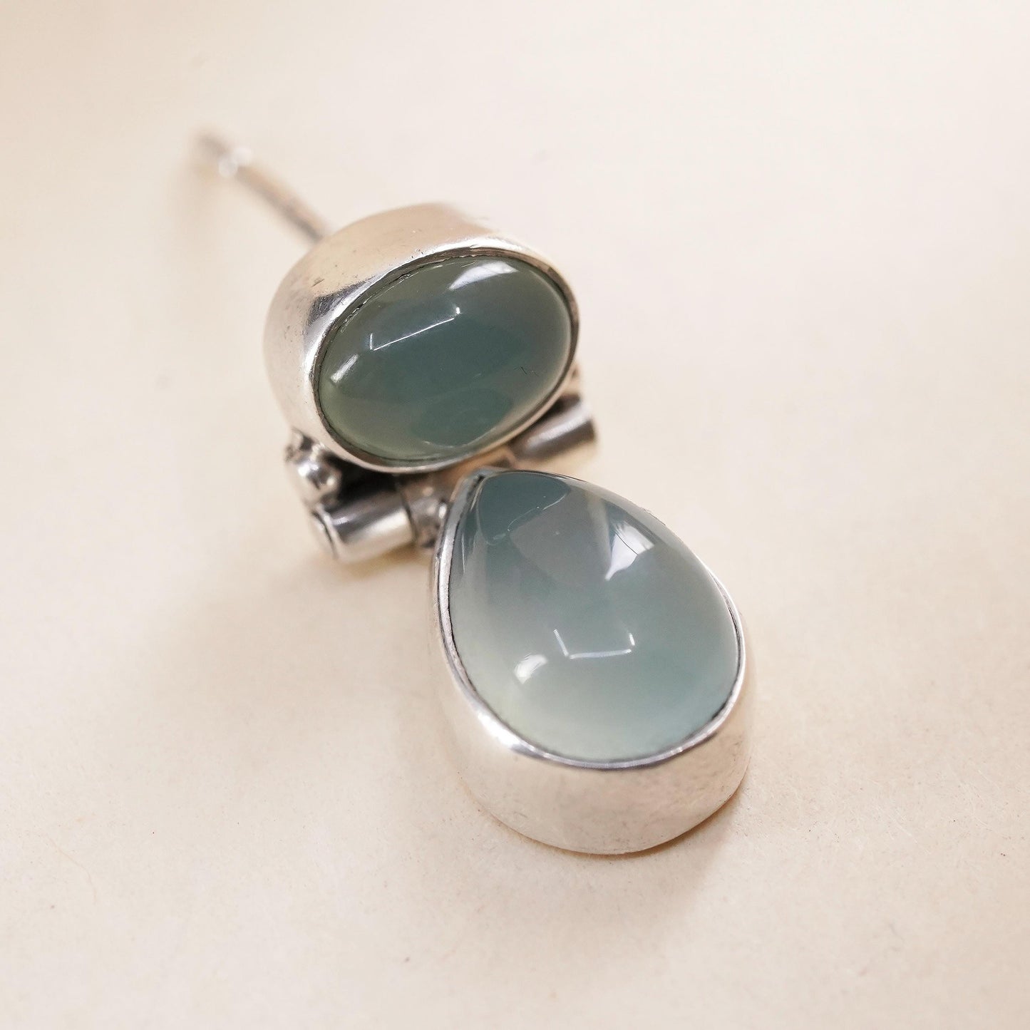 Vintage handmade single earring. Sterling 925 silver teardrop stud with jade