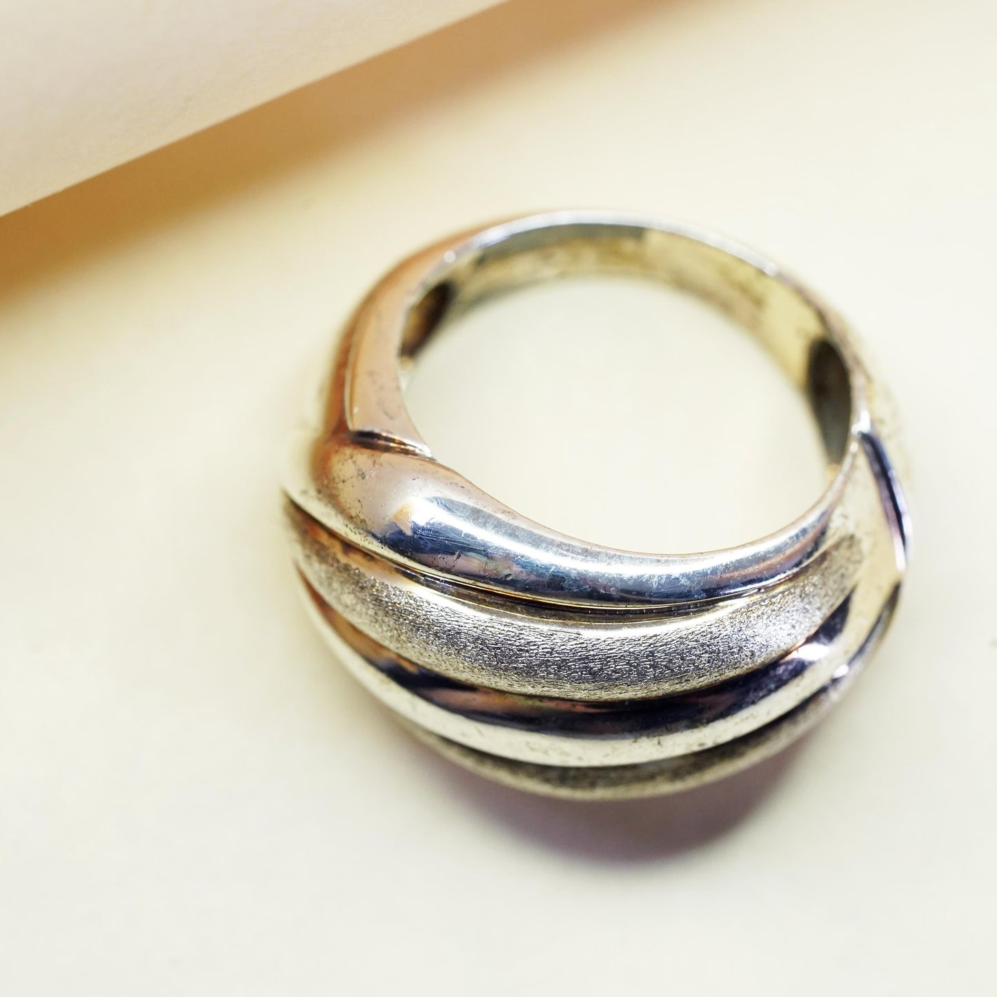 Size 8.25, VTG sterling silver ribbed ring, glitter textured 925 statement band